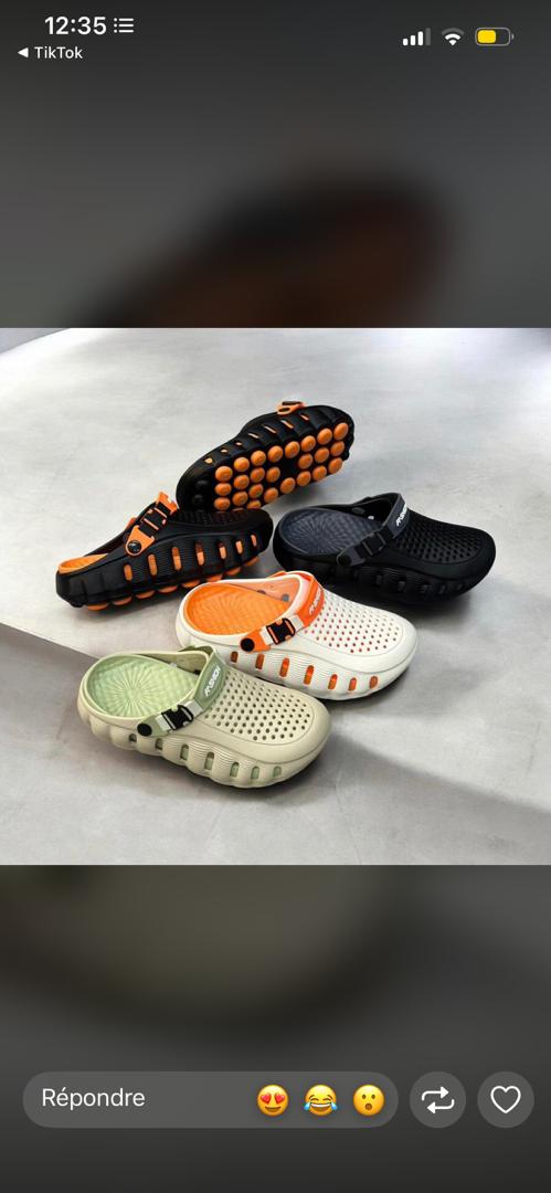 Crocs - Vue 2